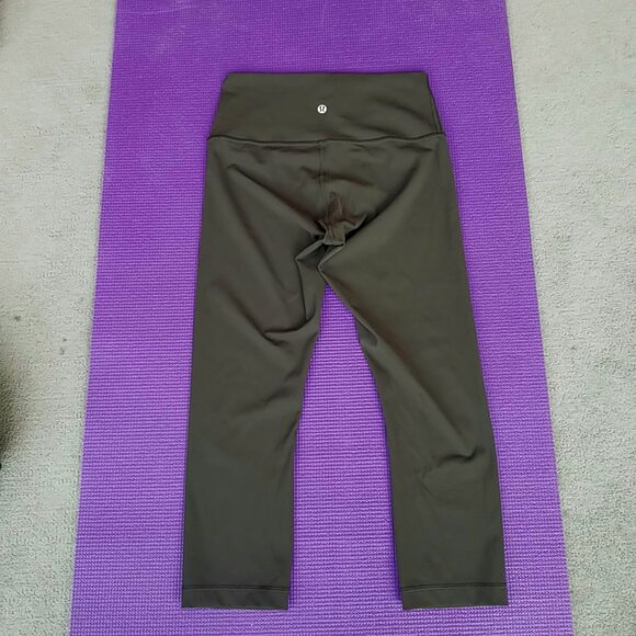 Lululemon Wunder Under Crop High-Rise Full-On Luxtreme 21" in Dark Olive size 6 - Picture 6 of 8